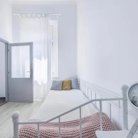 Apartment Sunshine Apartment *